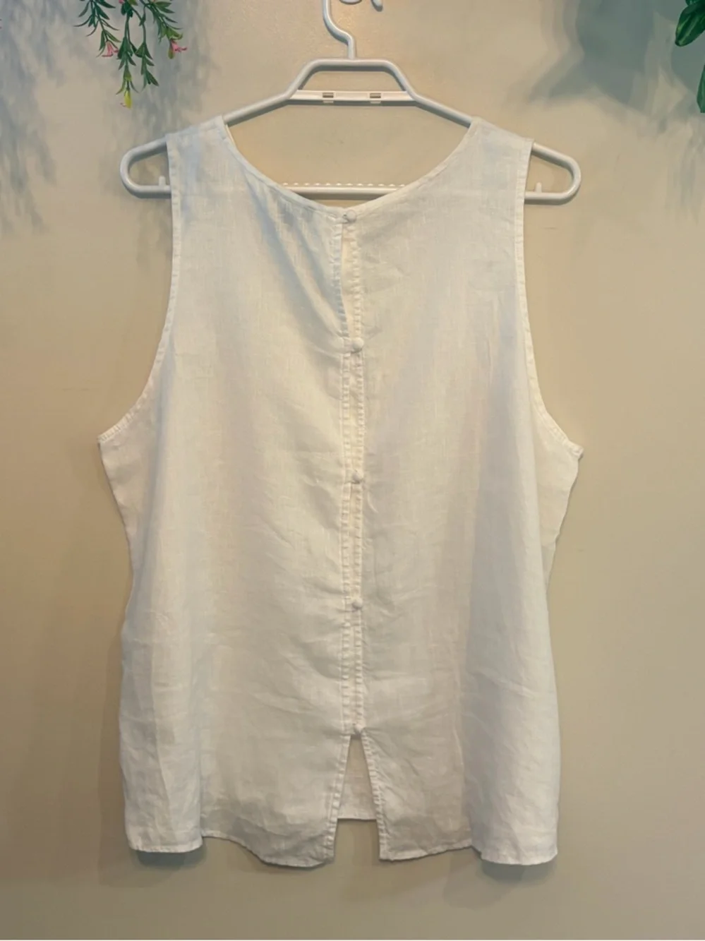 LORD & TAYLOR 100% Linen Sleeveless White Split-Back Top - Picture 6 of 7